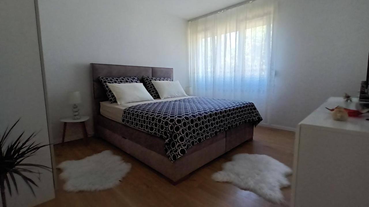 Leona Apartment-Perfect For Four 斯普利特 外观 照片