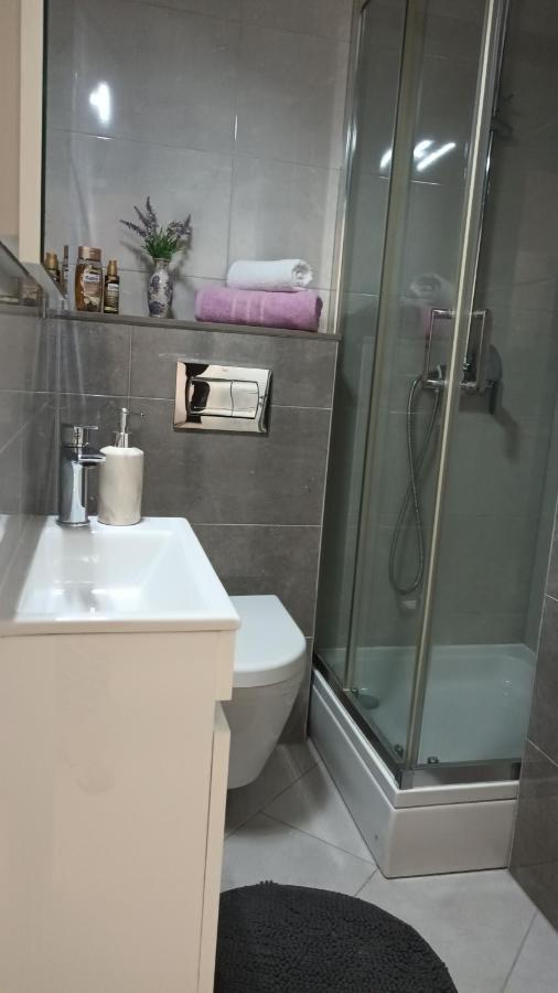 Leona Apartment-Perfect For Four 斯普利特 外观 照片