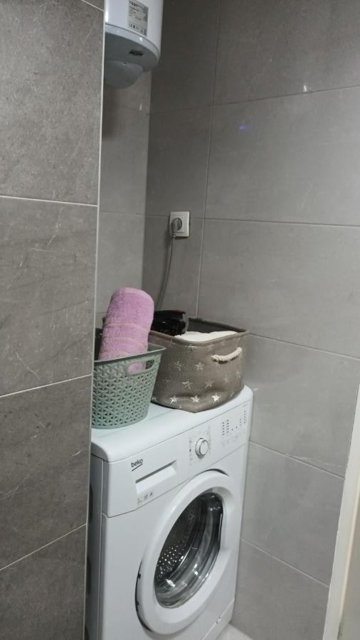 Leona Apartment-Perfect For Four 斯普利特 外观 照片