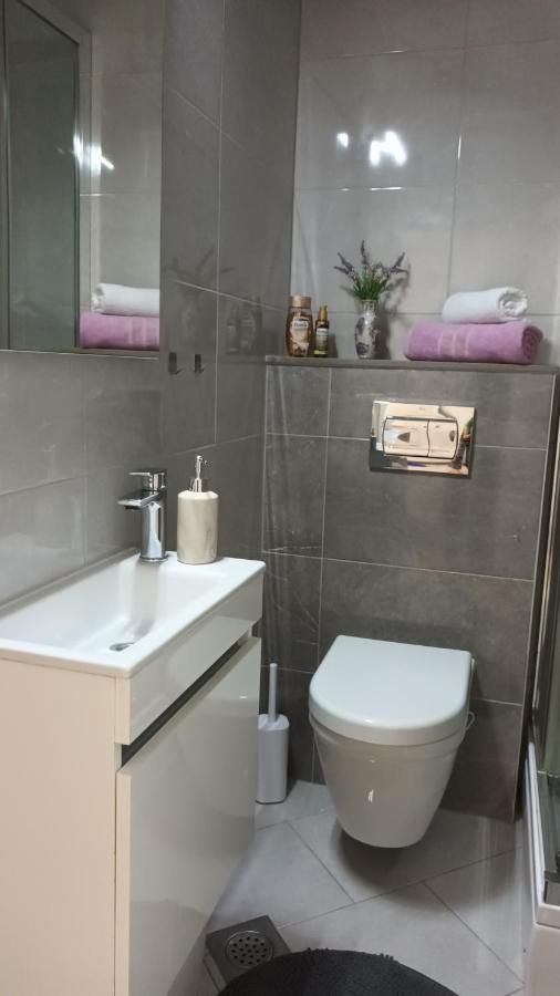 Leona Apartment-Perfect For Four 斯普利特 外观 照片