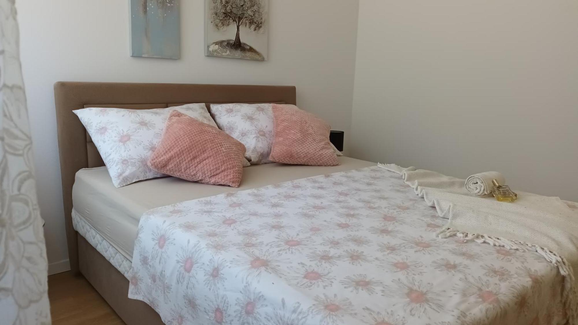 Leona Apartment-Perfect For Four 斯普利特 外观 照片