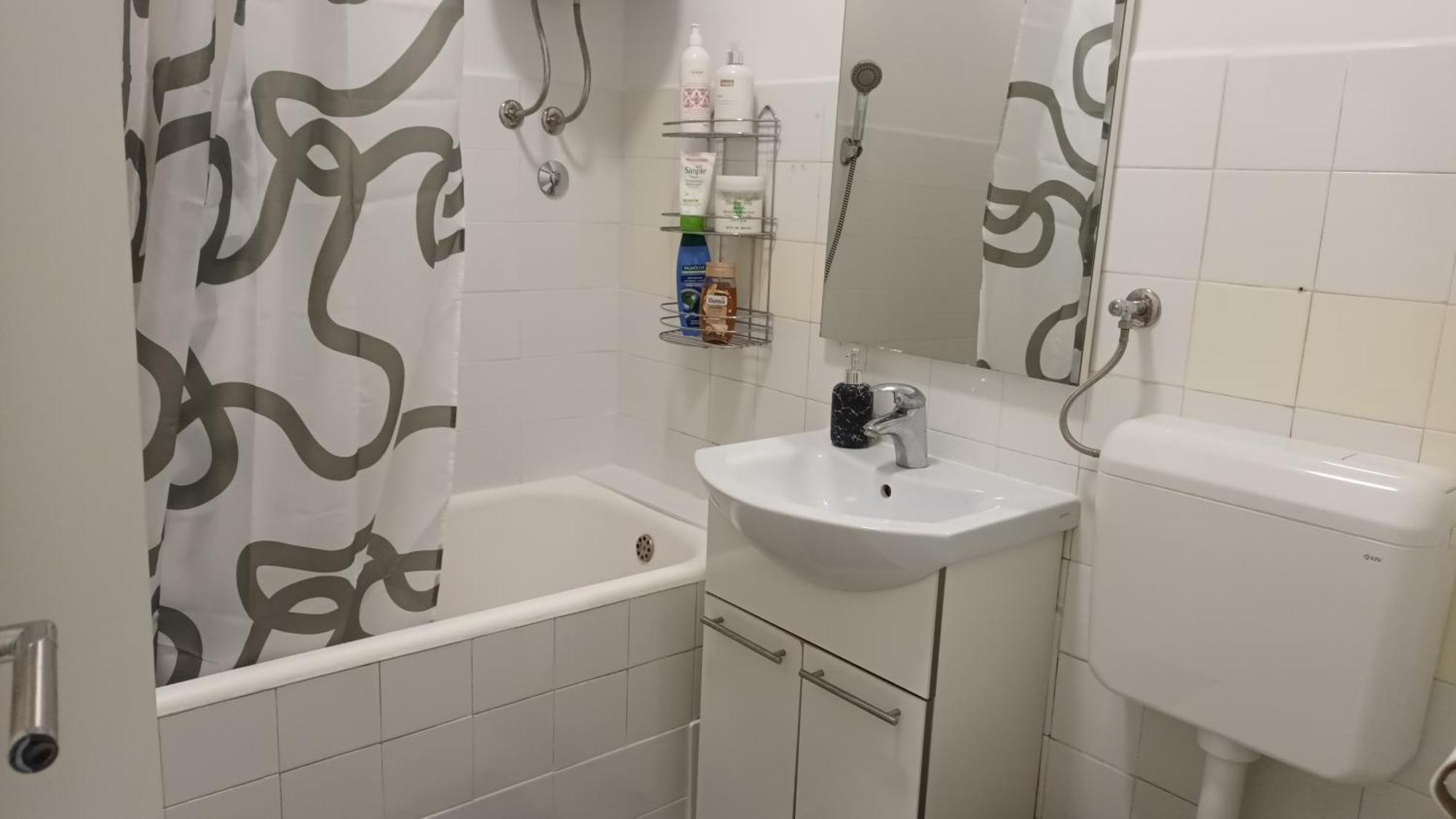 Leona Apartment-Perfect For Four 斯普利特 外观 照片